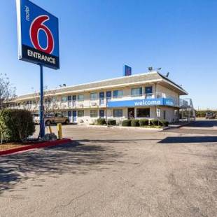 Фотографии гостиницы 
            Motel 6-Irving, TX - Dallas