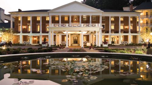 Фотография гостиницы Omni Bedford Springs Resort