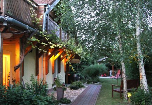 Фотография гостевого дома Kőszeghegyalja Vendégház