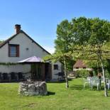 Фотография гостевого дома Quiet Holiday Home in Oussoy-en-Gatinais with a Garden