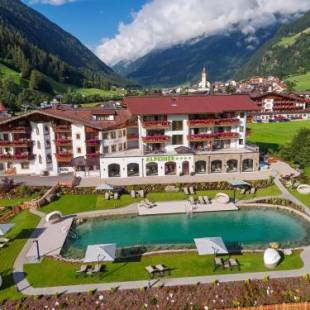 Фотографии гостиницы 
            Alpeiner - Nature Resort Tirol