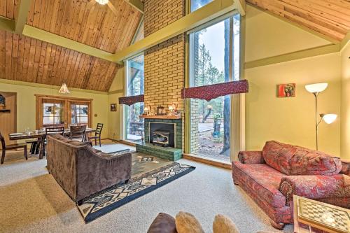 Фотография гостевого дома Outdoor Paradise Boat Parking and BBQ, 1Mi to Lake!