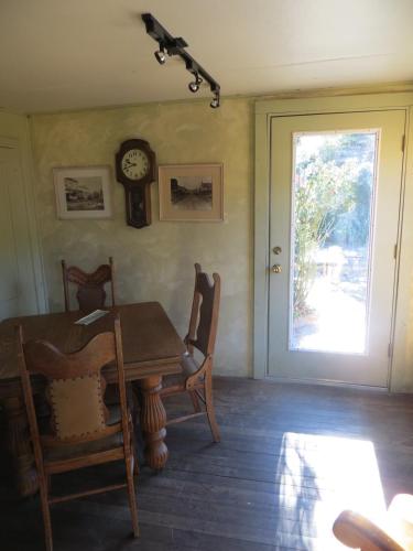 Фотография мини отеля River Rock Inn