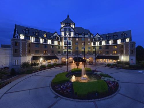Фотография гостиницы Hotel Roanoke & Conference Center, Curio Collection by Hilton