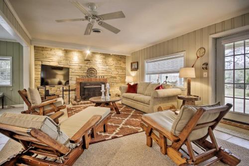 Фотография гостевого дома Waterfront Annapolis Home Fire Pit and Fishing Pier