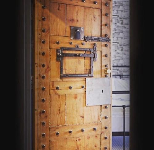 Фотография мини отеля The Black Hole