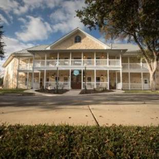 Фотографии гостиницы 
            Gruene River Hotel & Retreat