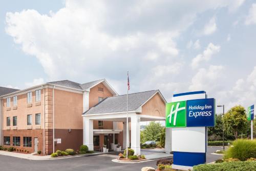 Фотография гостиницы Holiday Inn Express Winston-Salem, an IHG Hotel