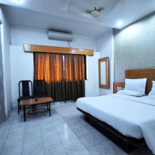 Фотография гостиницы Saish Hotel Shirdi