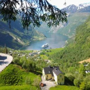 Фотографии гостиницы 
            Lunheim in Geiranger