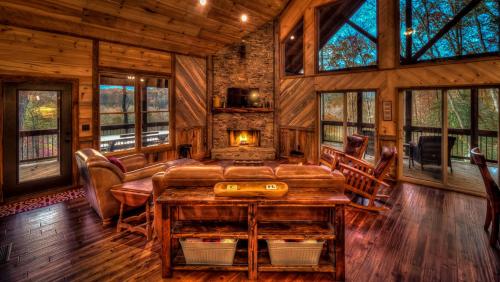 Фотография гостевого дома Highland Harmony by Escape to Blue Ridge