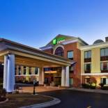 Фотография гостиницы Holiday Inn Express Hotel & Suites Hinesville, an IHG Hotel