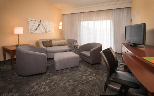 Фотография гостиницы Courtyard by Marriott New Carrollton Landover