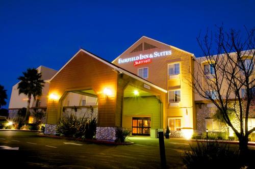 Фотография гостиницы Fairfield Inn and Suites by Marriott Napa American Canyon