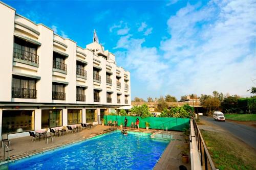 Фотографии гостиницы 
            Hotel Aristro Lonavala