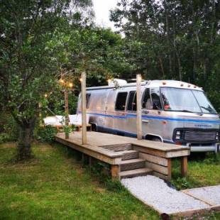 Фотографии гостевого дома 
            Glamping 1970 American Airstream motorhome