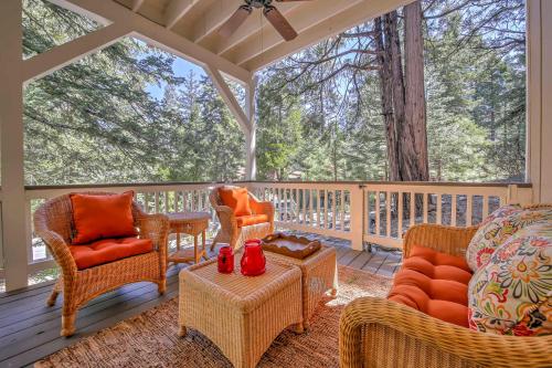 Фотографии гостевого дома 
            Stunning Lake Arrowhead Home with Multi-Level Decks