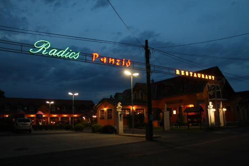 Фотография гостевого дома Radics Panzió Étterem és Pihenő Központ