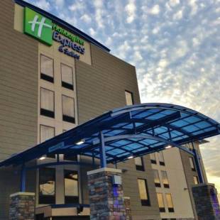 Фотографии гостиницы 
            Holiday Inn Express & Suites Jackson Downtown - Coliseum, an IHG Hotel