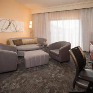 Фотографии гостиницы 
            Courtyard by Marriott New Carrollton Landover