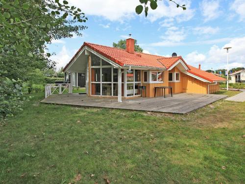 Фотографии гостевого дома 
            Three-Bedroom Holiday home in Grömitz 16