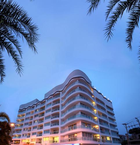 Фотографии гостиницы 
            Nova Suites Pattaya