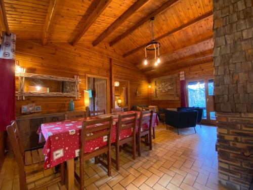 Фотографии гостевого дома 
            LE FISHING LODGE Chalet en bois