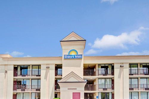 Фотография гостиницы Days Inn by Wyndham Hampton Near Coliseum Convention Center