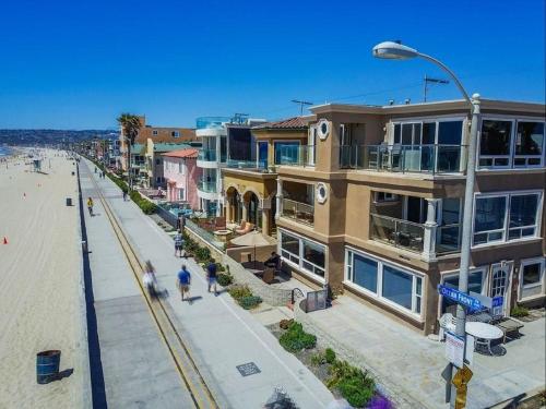 Фотография гостевого дома Luxury Penthouse with Elevator - Sleeps 10+ - Family Friendly Sun / Surf / Sand