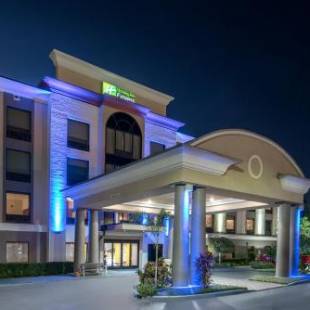 Фотографии гостиницы 
            Holiday Inn Express Hotel & Suites Bartow, an IHG Hotel