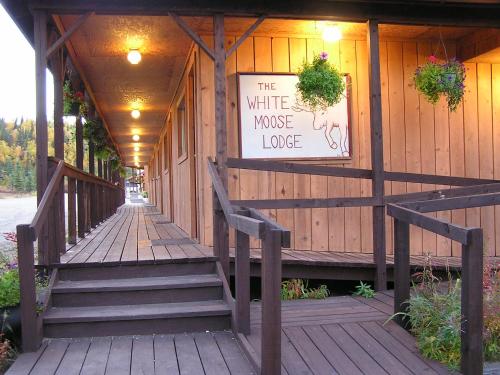 Фотография гостиницы White Moose Lodge