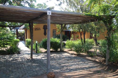 Фотография гостевого дома Bushvilla Umoja Kruger