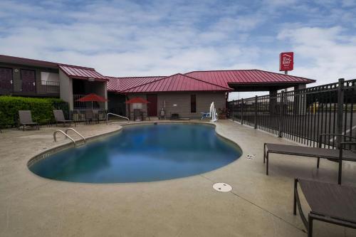 Фотография мини отеля Red Roof Inn & Suites Dothan