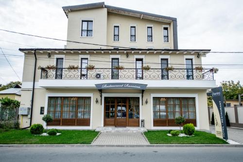 Фотографии гостиницы 
            Hotel Ramina