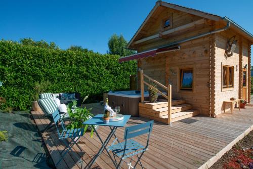 Фотография гостевого дома Chalet & SPA sur la Côte Fleurie