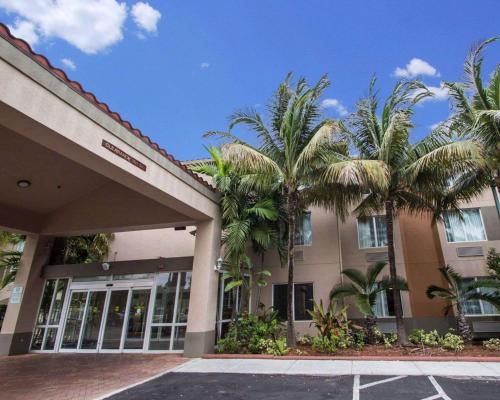 Фотография гостиницы Sleep Inn & Suites Dania Beach