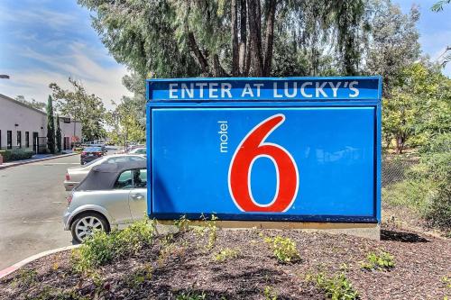 Фотография гостиницы Motel 6-Fremont, CA - North