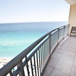 Фотографии апарт отеля 
            Oceanview Apartments in Sunny Isles