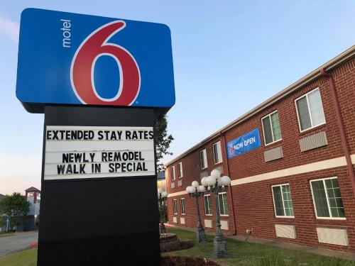 Фотографии гостиницы 
            Motel 6 Tulsa, Ok - Central