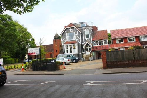 Фотография гостиницы Gidea Park Hotel