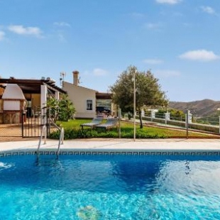 Фотография гостевого дома Two-Bedroom Holiday Home in Velez - Malaga