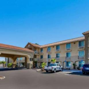 Фотографии гостиницы 
            Comfort Inn & Suites El Centro I-8