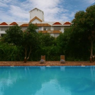 Фотография гостиницы Sarovar Portico Sasangir