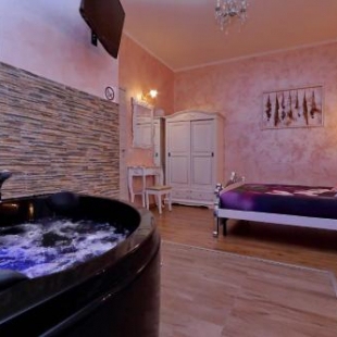 Фотография гостевого дома Chilling Jacuzzi Suite and Deluxe rooms Guesthouse