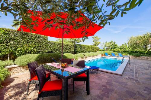 Фотография гостевого дома Apartments with a swimming pool Lovran, Opatija - 14196