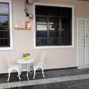 Фотографии гостевого дома 
            AUNI & AUJI HOMESTAY KEMAMAN