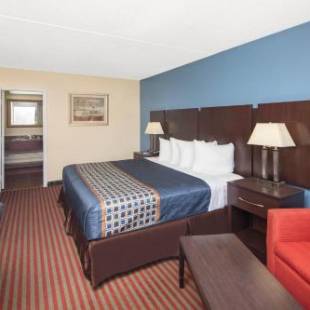 Фотографии гостиницы 
            Travelodge by Wyndham Savannah Area/Richmond Hill