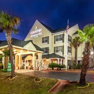 Фотографии гостиницы 
            Country Inn & Suites by Radisson, Hinesville, GA