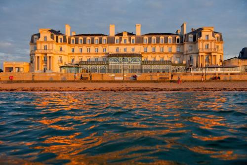 Фотографии гостиницы 
            Grand Hôtel Des Thermes