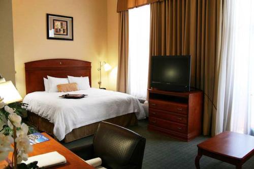 Фотография гостиницы Hampton Inn & Suites Sherman Oaks